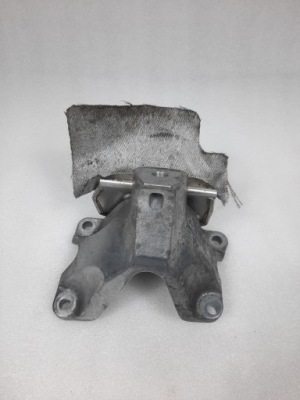 Кронштейн подушка двигателя audi s4 a4 b8 8k0199307bg фото №1