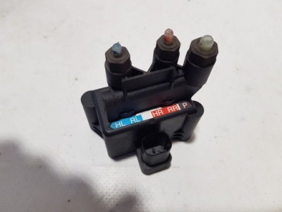 Розподільник молдинг airmatic mercedes ml w164 w251 gl x164 2513200158 фото №1