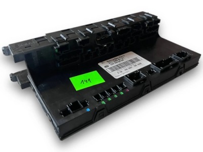 Mercedes e klasa w211 коробка запобіжників 2115458701 !m фото №1