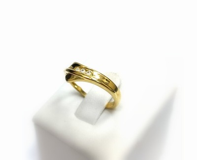 Złoty pierścionek z cyrkoniami 585 1,96g