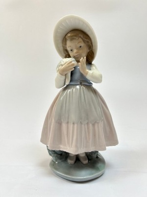 nmmt3 Figurka porcelanowa Lladró - NAO Dziewczynka z bukietem