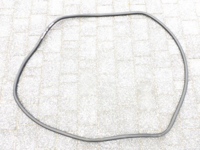 Touareg 7l прокладка кузовная левый перед фото №1