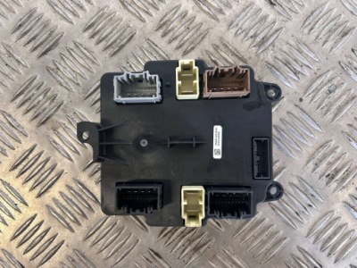 Tesla model x блок управления / модуль дверь 106205610b 2017 фото №1