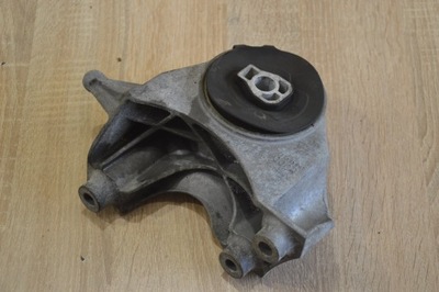 Подушка двигуна перед captiva antara 2.2 автоматична коробка передач фото №1