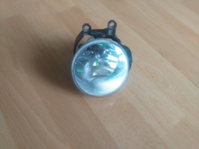 Протитуманна фара лівий toyota yaris 15-19 фото №1