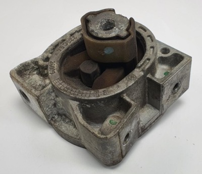 Кронштейн подушка двигателя mercedes w169 a1692400918 фото №1