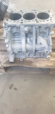 Bmw f20 блок двигателя b37d15a 8581147 фото №1