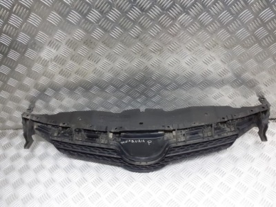 Решётка радиатора решётка радиатора решётка радиатора toyota auris e15 53111-02390 фото №1