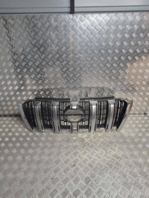 Решітка радіатора решітка радіатора передня toyota land cruiser 5311160a71 фото №1