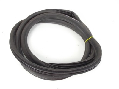 Прокладка дверь правый задняя peugeot 308 1,6 vti фото №1