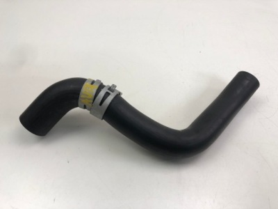 Toyota auris 1.8 гібрид патрубок труба води 16571-0t260 фото №1