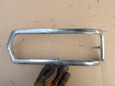 Рамка лампи правий задній mercedes w108 1088260259 фото №1