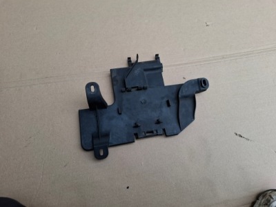 Накладка основание аккумулятор audi tt 8n 8n0937557 фото №1