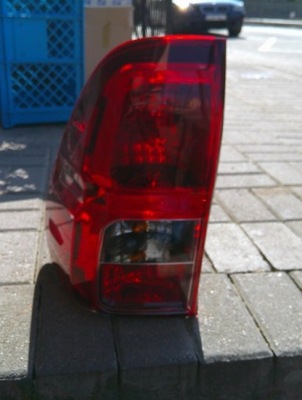 Toyota hilux viii lift 15+ ліва передня лампа оригінал фото №1