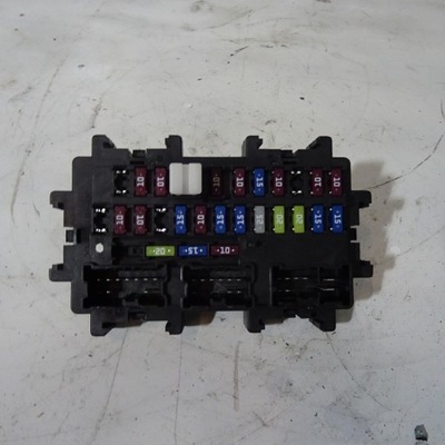 Renault koleos коробка запобіжників 252360745r фото №1