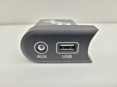Роз'єм aux usb kia ceed 2 96120-a2300 фото №1