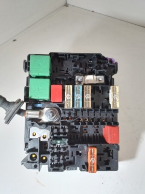 Коробка модуль bsm brfm peugeot 208 9804848480 all/1 фото №1