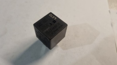 Реле opel insignia b 13468935 фото №1