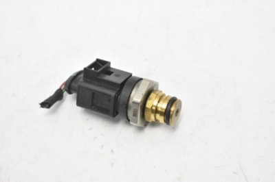 Датчик тиск. пального vw passat 15- фото №1