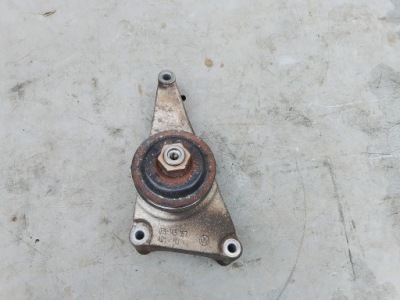 Кронштейн кронштейн vw crafter 03l145167 фото №1