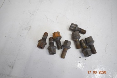 Шпильки 8 штук mercedes w110 w111 фото №1