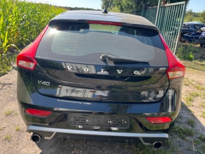 Volvo v40 ii повний kompletny задня фото №1