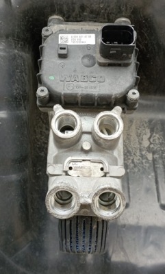 Клапан гальма wabco mercedes actros mp4/mp5 фото №1