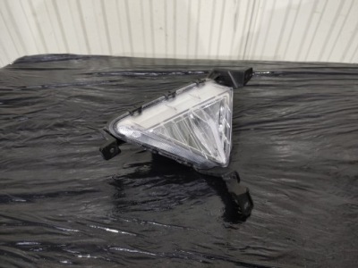 Hyundai elantra vi lift - поворотник правий фото №1