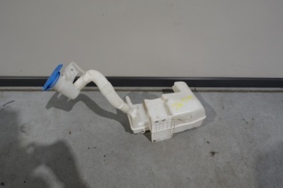 Vw jetta бачок омывателя насос комплект фото №1