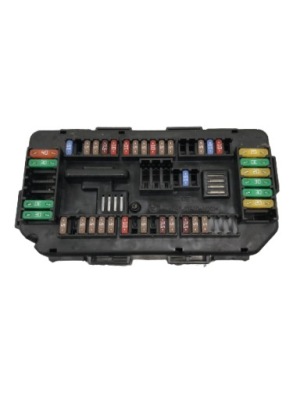 Коробка запобіжників bmw f31 9389068 фото №1