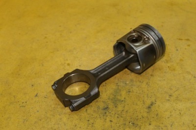 Поршень поршни шатун шатун z19dt zafira b 1.9cdti фото №1