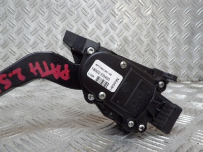 Nissan pathfinder r51 2.5 dci потенциометр газа 18002eb400 фото №1