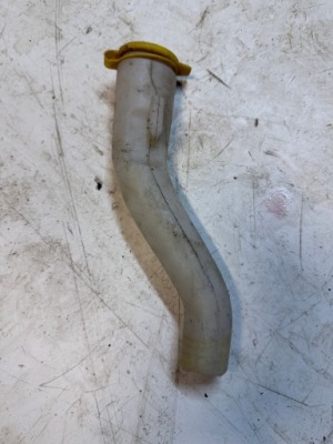 Opel corsa d трубка заливної омивача заливна горловина оригінальний номер 13182829 13182830 фото №1