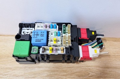 Peugeot 508 коробка предохранителей фото №1