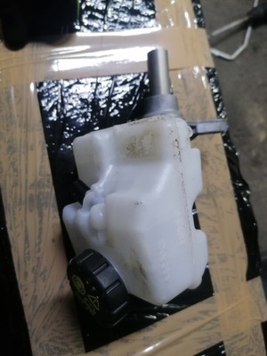 Twingo iii тормозной бачок фото №1