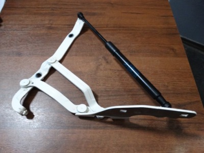 Петля лівий кришки задній mercedes w197 купе 1 фото №1