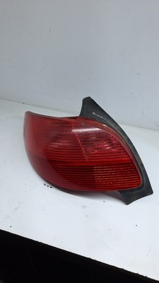 LAMPA LEWA TYLNA PEUGEOT 206 HB