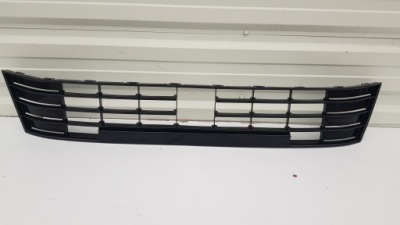 Решітка середня бампера vw polo v 6r r-line радар фото №1