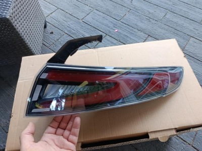 Alfa romeo giulia фара задня правий w крила led європа  całai ні клеєна фото №1