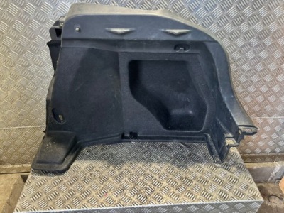 Обшивка багажника правий chr 64733-f4010 фото №1