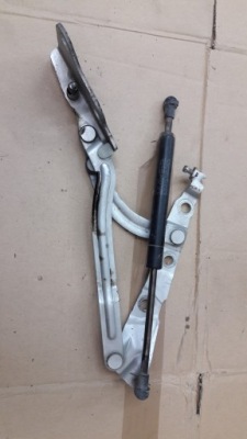 Volvo s40/zawiasy кришки амортизатори задня фото №1