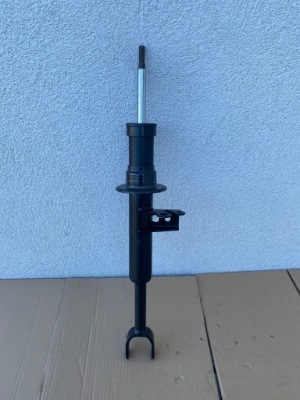 Bmw 5 f11 амортизатор перед передній правий 6863890 рестайлінг  lci фото №1