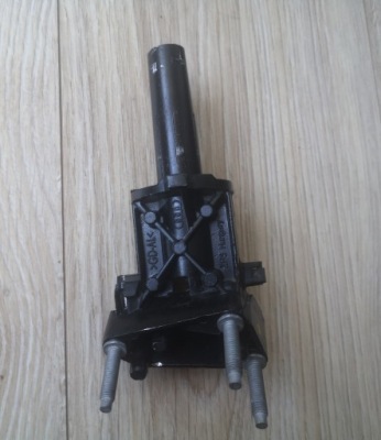 Audi a3 8v штифт кріплення правого дзеркало оригінальний номер фото №1