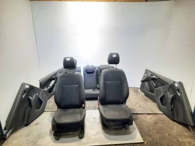 FORD FOCUS FOTELE KOMPLET