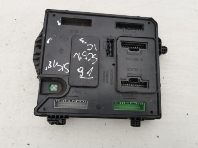Коробка предохранителей 284b15986r s180098101 renault megane фото №1