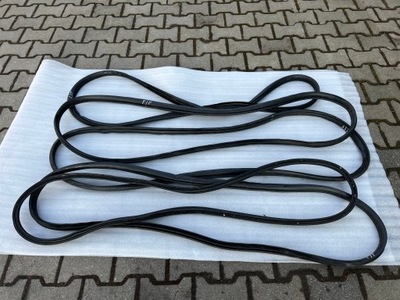 Mazda 3 bp прокладка крышки багажника sedan rok 2020 фото №1