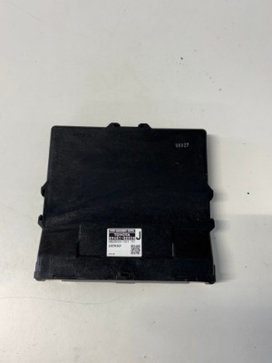 Toyota auris ii модуль блок управления главный 89681-02030 фото №1