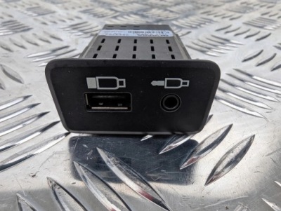 Панель роз'єм aux usb scania ntg фото №1