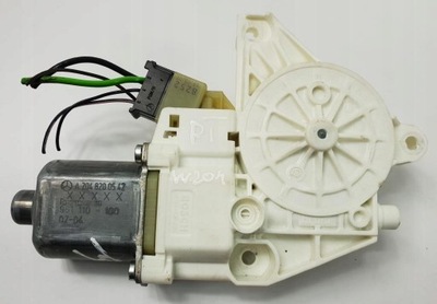 Моторчик стекло правый задняя w204 a2048200542 фото №1