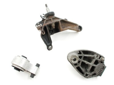 Master ii movano 98- 2.5 dci кронштейн подушка двигуна фото №1